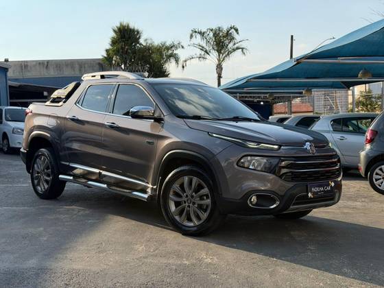 FIAT TORO 2.0 16V TURBO DIESEL RANCH 4WD AT9 FIAT TORO 2.0 16V TURBO DIESEL RANCH 4WD AT9